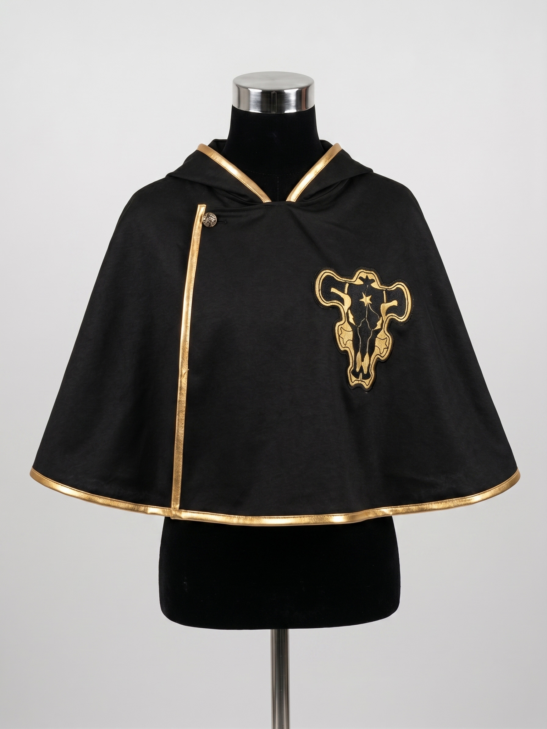 Black Bull Black Clover Robe Cosplay — QUEVOUX, view 2